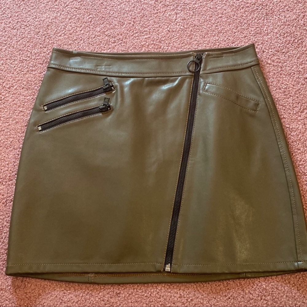 Express skirt dark green leather with zipper size 6